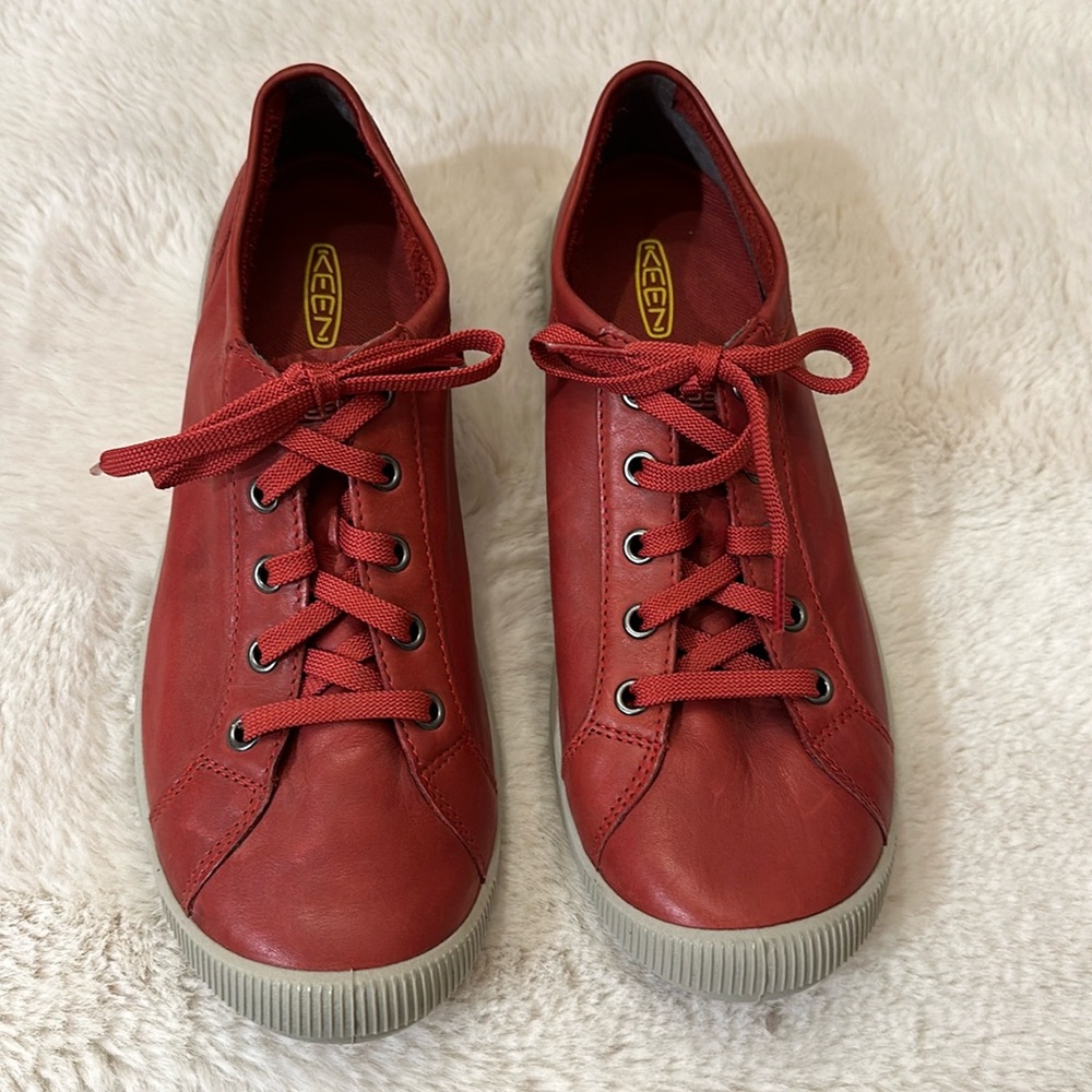 Nwob. Keen shoes